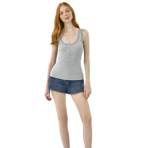 Short en jean tendance pour femme, coupe ajustée, déchiré, respirant, avec service OEM - Product Image 4