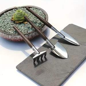 Ensemble de 4 outils de jardinage avec manches en bois pour la plantation, le creusement et l'entretien du sol - Product Image 6