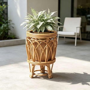 Support de plantes en rotin artisanal avec panier tressé, porte-pot de fleurs en bambou naturel pour la décoration intérieure et extérieure de la maison et du jardin - Product Image 1
