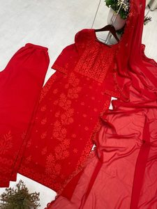 ชุดเสื้อผ้าปักลายดีไซเนอร์ จอร์เจตต์ พร้อมผ้าคลุมไหล่ สีแดง รุ่น 77820 - Product Image 4