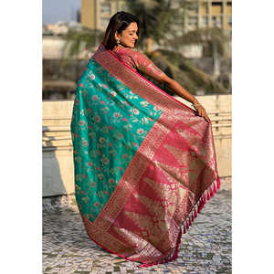 Sari en soie douce tissé avec un contraste de jaal banarasi bleu ciel, écharpe en zari - Product Image 4