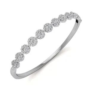 Bracelet jonc pour femme EtherStar Jewels 2.00 CTW en or massif 18 carats avec diamants de laboratoire en grappe florale, certifié IGI, raffiné - Product Image 1