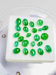 Esmeralda Zambiana Natural, Corte Oval Cabochón, 20.55 Ct, Certificada por IGI, Color Verde Atractivo, Brillo Fino, Calidad de Colección - Product Image 3