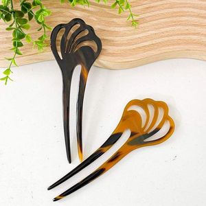 Épingles à cheveux écologiques en corne de buffle pour femmes avec des motifs personnalisés faits à la main et des motifs d'art tribal - Product Image 4