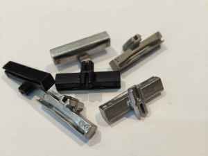 Clips de Bloqueo de Aleación de Aluminio Fundido a Presión, Piezas de Precisión, Componentes CNC Personalizados, Producción de Fundición Metálica - Product Image 2