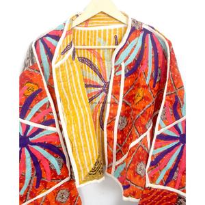 Chaqueta Kantha para Mujer al por Mayor, Hecha a Mano en India, Estilo Bohemio Bordado con Cierre Abierto, Chaquetas Modernas con Estampado Floral - Product Image 4