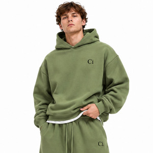Ensemble de survêtement OEM personnalisé avec cagoule oversize, vert olive, en molleton de coton épais, pantalon de survêtement large, style streetwear urbain et ample - Product Image 2