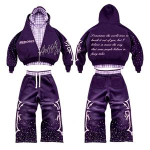 Conjunto de Sudadera y Pantalones Deportivos OEM Personalizados con Lavado Ácido, Pedrería, Diseño Desgastado, Parches Bordados y Pantalones Acampanados - Product Image 3