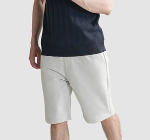 Shorts Bermuda Blancs Unis pour Hommes, Taille Mi-Haute, Fermeture à Cordon, Séchage Rapide, Style Décontracté, en Polyester Tissé - Product Image 4