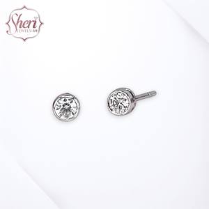 [Sheri Jewels] Pendientes Clásicos para Mujer con Engaste de Bisel, Estilo Simple, Oro Blanco Sólido de 18K, Diamante Natural de Corte Brillante, Color F-G - Product Image 1