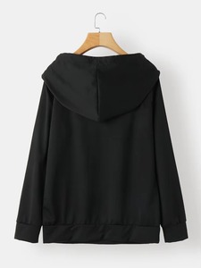Sweat à capuche personnalisé pour femme avec imprimé graphique Chat Noir Tournesol 'You Are My Sunshine' en molleton à col bénitier - Product Image 2