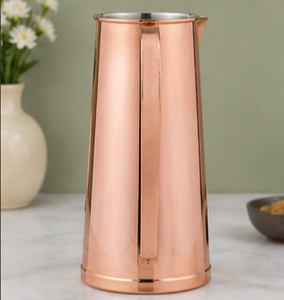 Pichet à boisson en cuivre avec poignée, design minimaliste, vaisselle en métal artisanale, écologique, réutilisable, finition polie lisse - Product Image 6