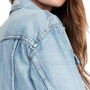 Nouvelle veste en jean tendance pour femme avec logo personnalisé, coupe moderne, parfaite pour un style décontracté et un look quotidien sans effort. - Product Image 6