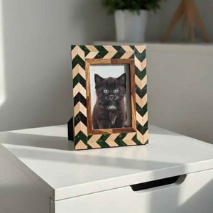 Cadre photo décoratif en bois et résine de qualité supérieure pour la décoration de la maison, du bureau, de la chambre et du salon, en vente - Product Image 5