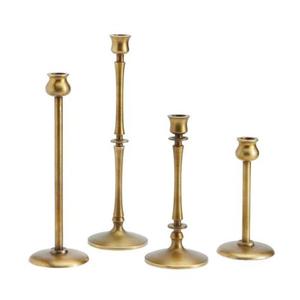 Porte-bougie décoratif en métal doré poli, parfait pour les décorations de mariage modernes, les arrangements de table élégants et les collections de cadeaux - Product Image 1