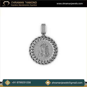 Colgante de Plata 925 Bañado en Oro con Diseño Personalizado Cristiano Hip Hop, Medallón de Ángel con Manos en Oración, Círculo y Diamantes de Moissanita, Estilo Trendy - Product Image 4