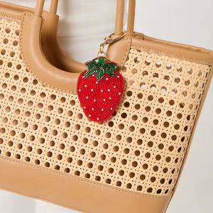 Colgante o llavero de flor de lirio tigre rosa con cuentas, bordado con cuentas de semillas, para bolso o cartera, para ella - Product Image 1