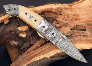 Couteau pliant multifonction en acier Damas Viking Art, 7,5 pouces, manche en os avec étui en cuir - Product Image 3
