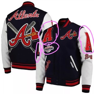 Veste de baseball personnalisée noire et rouge pour homme, style varsity, en satin, avec logo brodé. - Product Image 1