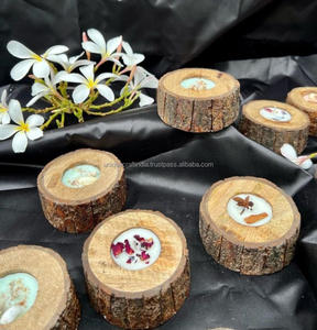 Bougeoirs en bois de luxe durables parfaits pour les centres de table et la décoration intérieure élégante dans les espaces de vie modernes - Product Image 6