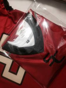 Maillot de football américain sublimé, conçu avec des panneaux ventilés, conçu pour les équipes universitaires recherchant un look professionnel unique - Product Image 5