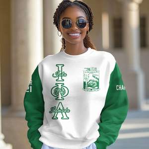 Sudadera Universitaria Personalizada Iota Phi Lambda, Blanca con Verde Esmeralda, con el Escudo de la Hermandad Griega, Desde 1929 - Product Image 1