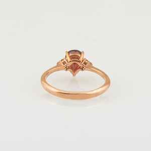 Bague de fiançailles en tourmaline rouge, coupe poire délicate, tourmaline artisanale, pierre de naissance, plaqué or rose 14K, argent 925 - Product Image 3