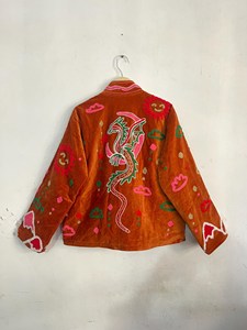 Chaqueta de terciopelo con motivo de dragón de inspiración vintage para mujer, bordada a mano, estilo bohemio, para festivales. - Product Image 5