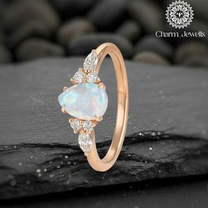 Anillo de Compromiso de Moissanita Chapado en Oro Rosa para Mujer Charm_Jewells, Diseño Floral, Engaste de Garras, Clásico, Certificado IGI, 3 GM - Product Image 3