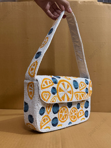 Sac à bandoulière artisanal en perles de fruits oranges pour femmes, vente en gros |   Fabricant de sacs à main personnalisés en perles de rocaille - Product Image 4