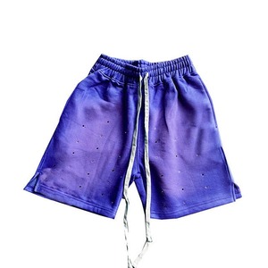 Shorts en satin rouge pour homme, taille mi-haute, respirants, tissés, style décontracté d'été avec décoration perforée - Product Image 6