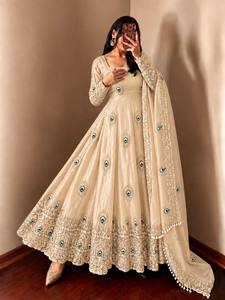 Ensemble de robe de soirée en soie Salsa pour femme avec broderie de sequins et dentelle fantaisie, dupatta, longueur cheville, séchage rapide, extensible, élégant - Product Image 3