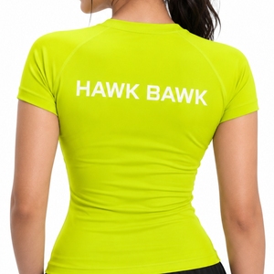 T-shirt de compression à manches courtes pour femme – Extensible, respirant, séchage rapide, performance athlétique, protection anti-UV - Product Image 2