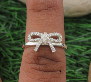 แหวนเงินแท้ 925 ประดับเพชร CZ คุณภาพสูง สำหรับผู้หญิง หรูหรา เหมาะสำหรับงานหมั้น งานแต่งงาน งานเลี้ยง ชุบโรเดียม ดีไซน์คลาสสิก - Product Image 3