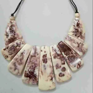 Collier d'amour religieux en résine fait main avec motif personnalisé - Bijoux artisanaux indiens pour femmes, artisanat en résine - Product Image 2