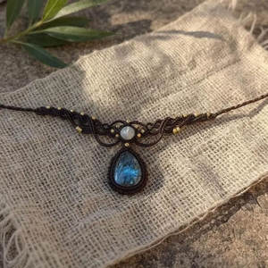 Collar Colgante Redondo de Macramé Hecho a Mano con Perlas, Cordón Encerado Marrón, Estilo Bohemio Budista, Piedra Preciosa Ajustable, Venta al por Mayor - Product Image 3