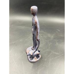 Sculpture décorative en bronze d'homme avec chien, décoration de table de chevet, objet abstrait, figurine d'homme, cadeau original - Product Image 3