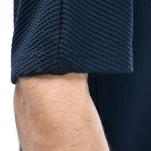 T-shirt à col rond texturé bleu marine à manches courtes pour homme, coupe décontractée, style minimaliste, vêtement décontracté pour tous les jours - Product Image 3