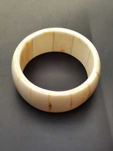 Brazalete Ecológico de Hueso Natural, Hecho a Mano, Joyería Étnica Tribal Moderna, Estilo Boho Vintage, Artesanía de Uttar Pradesh - Product Image 2