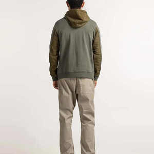 Sweat à capuche basique pour homme 100 % coton mélangé, manches longues, coupe classique, options multicolores unies, teinture unie, faible MOQ, directement de l'usine - Product Image 2