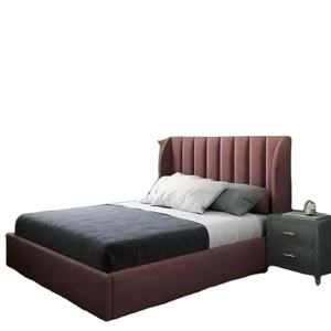 Lit avec pied de lit intégré, taille King Size, cadre de lit en bois luxueux, fait main, dessus en bois massif, mobilier de chambre haut de gamme sculpté à la main - Product Image 1