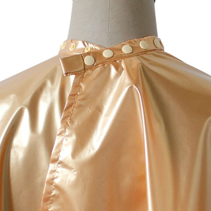 Cape de coiffure légère avec découpes pour les bras, tissu de qualité supérieure, vente en gros, couleur unique, logo personnalisé 2026 - Product Image 3