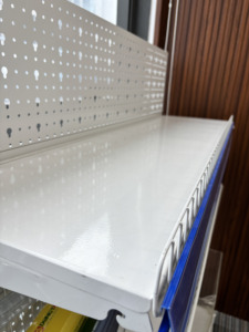 Étagère Gondole Double Face à 3 Niveaux en Treillis Métallique One Tech Wholesale, Revêtement Poudré Anti-Rouille, Antidérapante, Polyvalente pour Supermarché et Commerce de Détail - Product Image 2