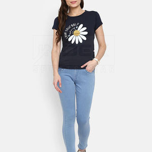 Camiseta de Manga Corta para Mujer, Cuello Redondo, Color Azul Marino, con Estampado de Margaritas, Informal, Primavera-Verano, 100% Algodón, Corte Regular - Product Image 2