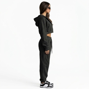 Ensemble de survêtement décontracté pour femme avec sweat à capuche zippé, pantalon taille élastique et poches latérales, coupe courte, en tissu épais - Product Image 3