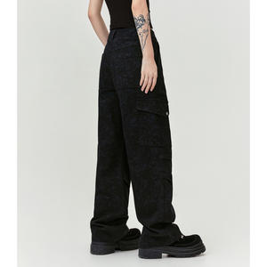 Estilo Náutico Preppy: Popelina azul marino fresca y bolsillos elegantes para una apariencia impecable y lista para la playa. Para Mujeres - Product Image 3