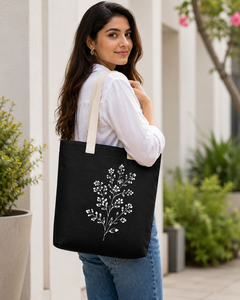 Sac fourre-tout en jute noir avec imprimé floral blanc, poignées crème, style minimaliste, toutes saisons - Product Image 4