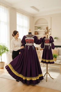 Robe afghane Kuchi |   Robe brodée Cherma pour mère et fille |   Vêtements traditionnels pour femmes - Product Image 4