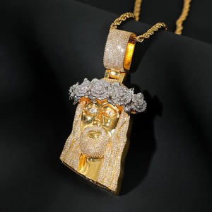 Pendentif religieux visage de Jésus en argent 925 plaqué or, micro-incrusté de moissanite, style hip-hop pour chrétiens - Product Image 4