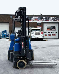 Montacargas Articulado Eléctrico Aisle-Master 44WE de 48V con Capacidad de 4,400 lb - Product Image 3